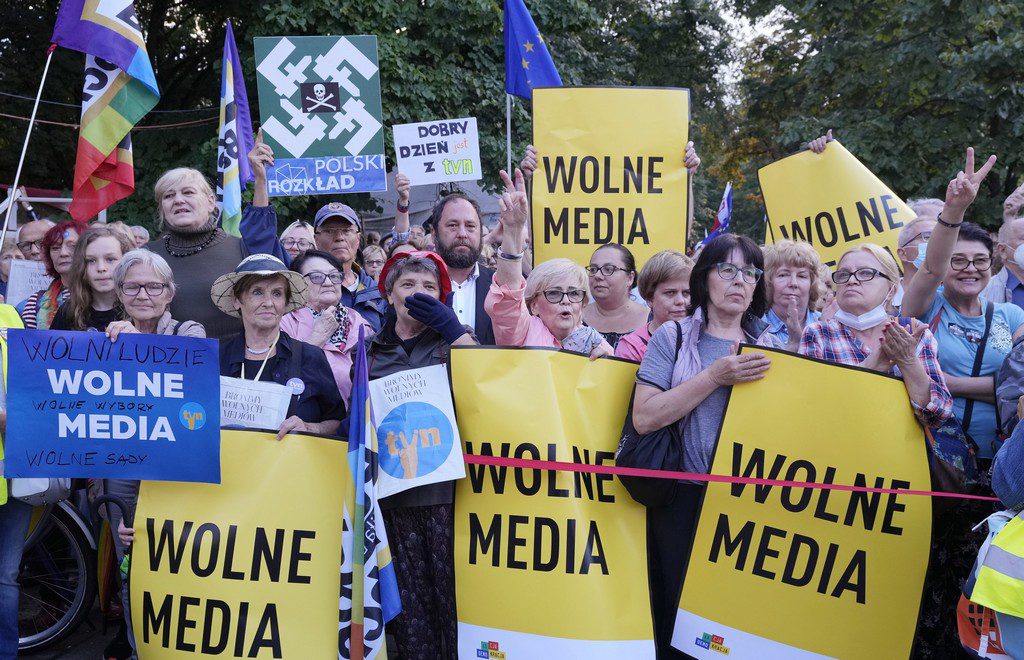 Πολωνία: Καταψηφίστηκε ο νομος-φίμωτρο για την τηλεοπτική μετάδοση