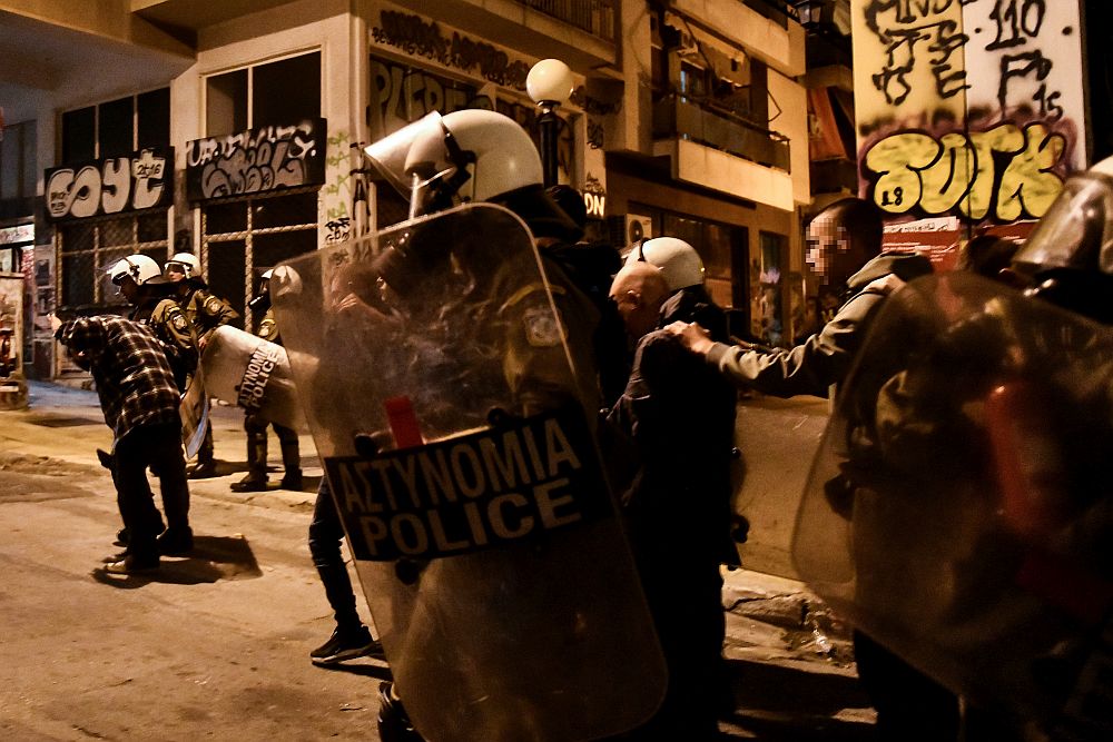 Αναβλήθηκε η δίκη των συλληφθέντων που βασανίστηκαν από τα ΜΑΤ στις 17 Νοεμβρίου 2019