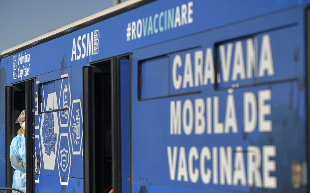 Ρουμανία: Υπερπλήρη τα νοσοκομεία – Μεγάλο «αγκάθι» το αντιεμβολιαστικό κίνημα