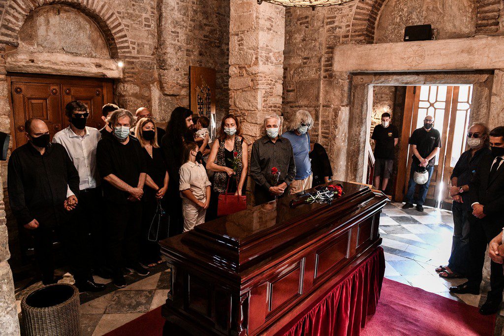 Μίκης Θεοδωράκης: Σε λαϊκό προσκύνημα η σορός του- Την Πέμπτη η ταφή στο Γαλατά Χανίων