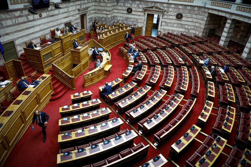 ΣΥΡΙΖΑ: Στη Βουλή οι καταγγελίες των γιατρών ΕΣΥ για την απόφαση της Ιατρικής Σχολής