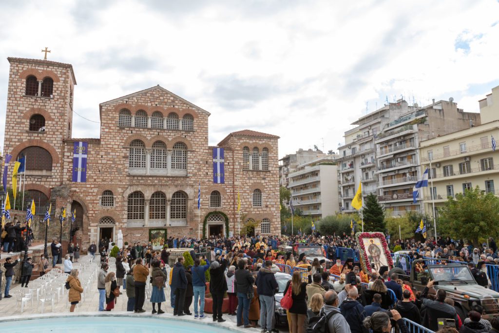 Θεσσαλονίκη: Ανησυχία για αναζωπύρωση του κορονοϊού από τη μη τήρηση των μέτρων στους εορτασμούς (Photos – Video)