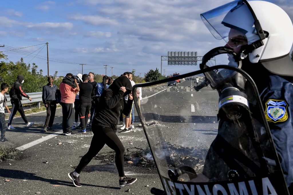 Πέραμα: Ξεχειλίζει η οργή στις κοινότητες των Ρομά – Νέες κινητοποιήσεις και διαμαρτυρίες