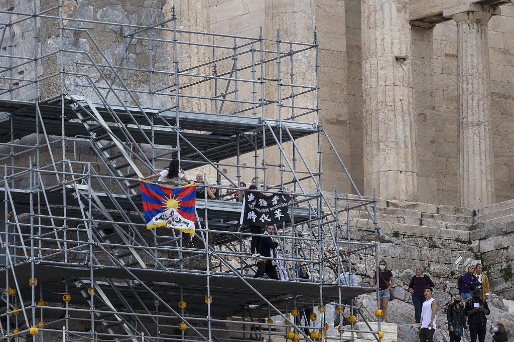 Αντιδράσεις στον Διεθνή Τύπο για την σύλληψη κινέζων ακτιβιστών από την ΕΛΑΣ στην Ακρόπολη