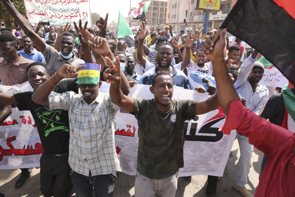 Σε εξέλιξη πραξικόπημα στο Σουδάν – Στους δρόμους ο κόσμος, κλειστό το αεροδρόμιο