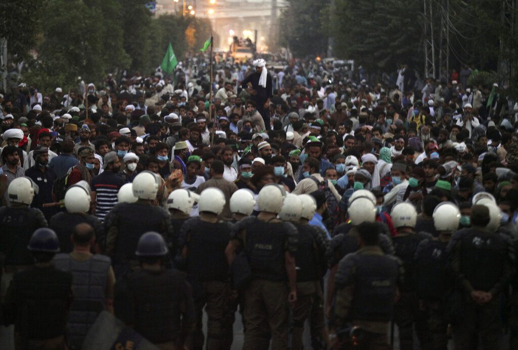 Πακιστάν: Διαδήλωση από τη Λαχόρη ως το Ισλαμαμπάντ για τον αρχηγό της ισλαμικής οργάνωσης TLP