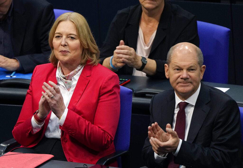 Γερμανία: Η Μπέρμπελ Μπας του SPD διαδέχεται τον Σόιμπλε στην προεδρία της Bundestag
