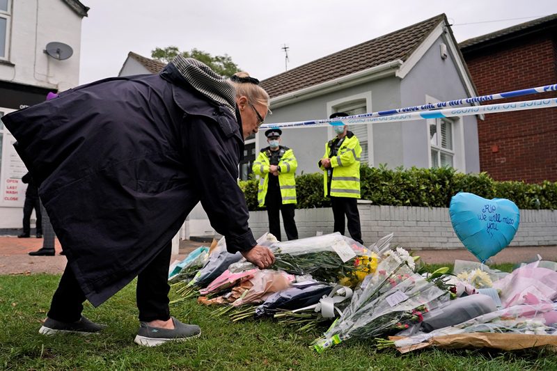 H Βρετανία ενισχύειτην ασφάλεια των βουλευτών μετά το φόνο του Ντέιβιντ Έιμες