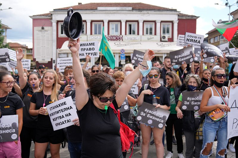 Η Βουλγαρία κατακλύζεται από το τέταρτο κύμα Covid-19 και στέλνει ασθενείς στο εξωτερικό