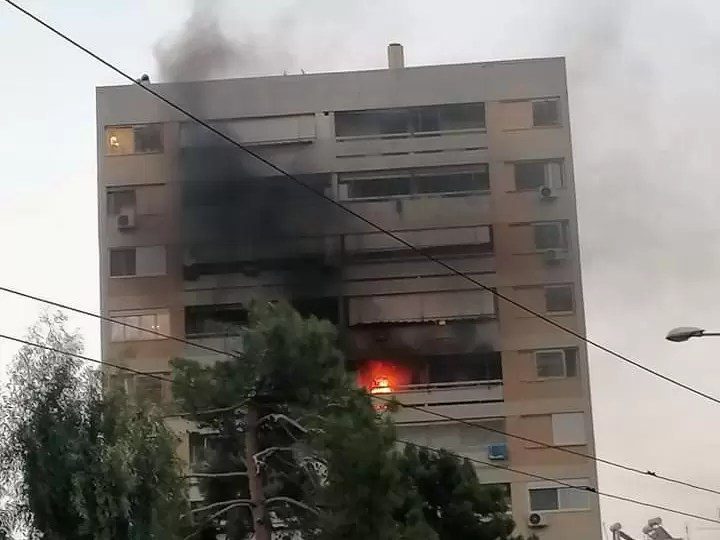 Φωτιά σε διαμέρισμα στο Περιστέρι