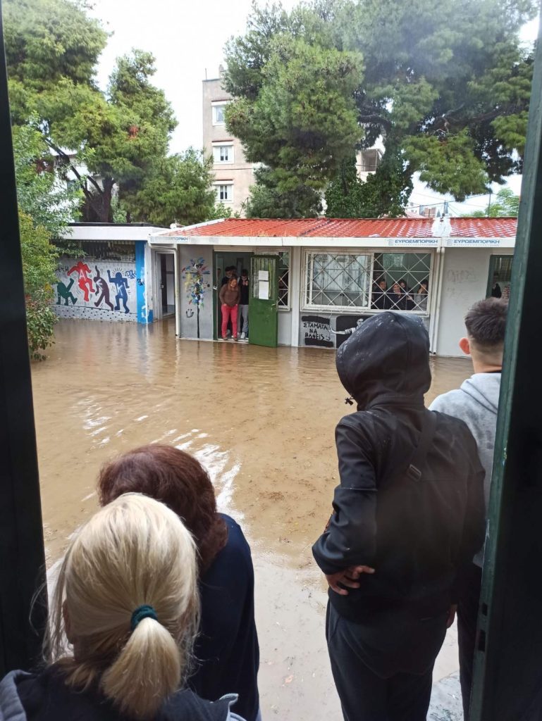 Ο Σύλλογος του σχολείου της Ν. Φιλαδέλφειας απαντά στο Ψαριανό για τη χυδαία του ανάρτηση