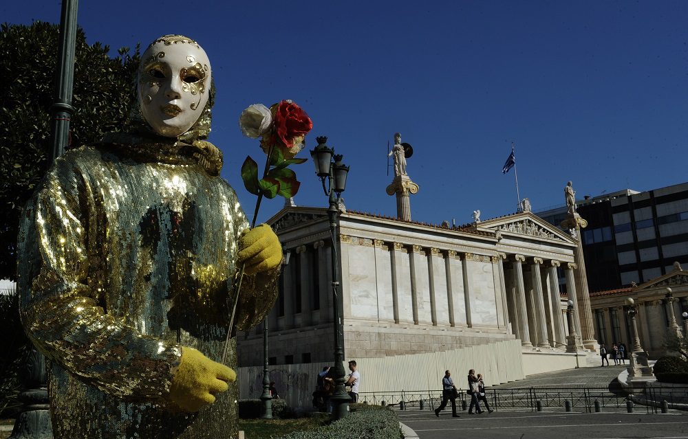 Καταγγέλλουν κυβέρνηση και Μπακογιάννη για τον εργασιακό αφανισμό χειροτεχνών-καλλιτεχνών δρόμου