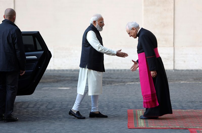 Ο Ινδός πρωθυπουργός Ναρέντρα Μόντι προσκάλεσε τον πάπα Φραγκίσκο να επισκεφθεί την Ινδία