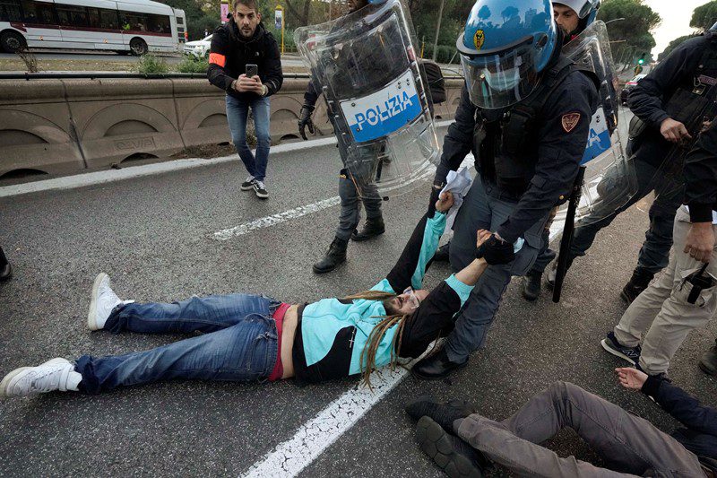 Ιταλία: Διαδηλωτές προσπάθησαν να μπλοκάρουν το συνεδριακό κέντρο των G20