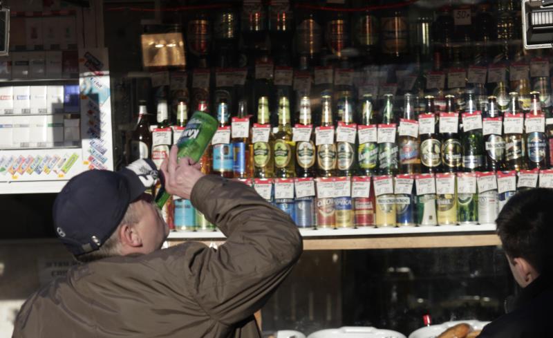 Ρωσία: Δεκαοκτώ νεκροί από νοθευμένο αλκοόλ στο Εκατερίνεμπουργκ