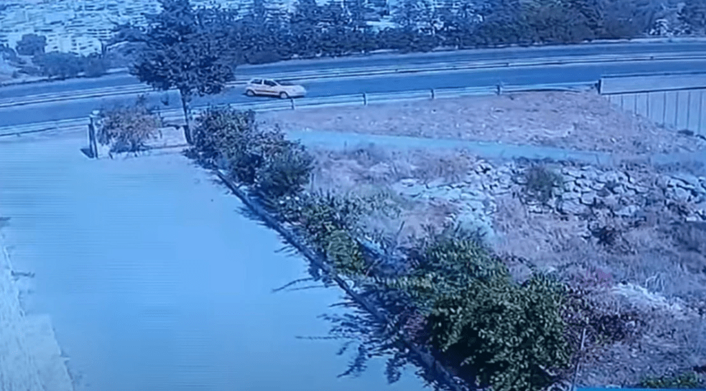 Κρήτη: Συγκλονιστικό βίντεο – Κάμερα κατέγραψε την πτώση ΙΧ από γέφυρα
