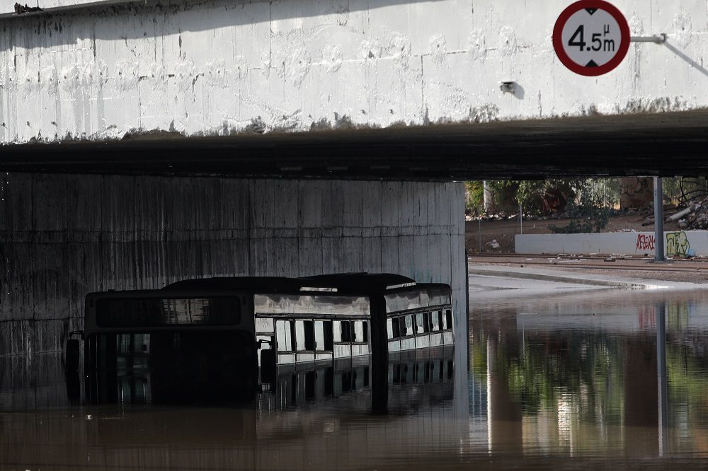 Ζερεφός: Μέσα σε λίγες μόνο ώρες έπεσε το 1/3 της βροχής που πέφτει συνολικά ετησίως