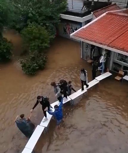 Μαθητές – Νέα Φιλαδέλφεια: Δεν είναι δυνατόν να πνιγόμαστε μέσα στα ίδια μας τα σχολεία – Έχετε τεράστιες ευθύνες! (Video)