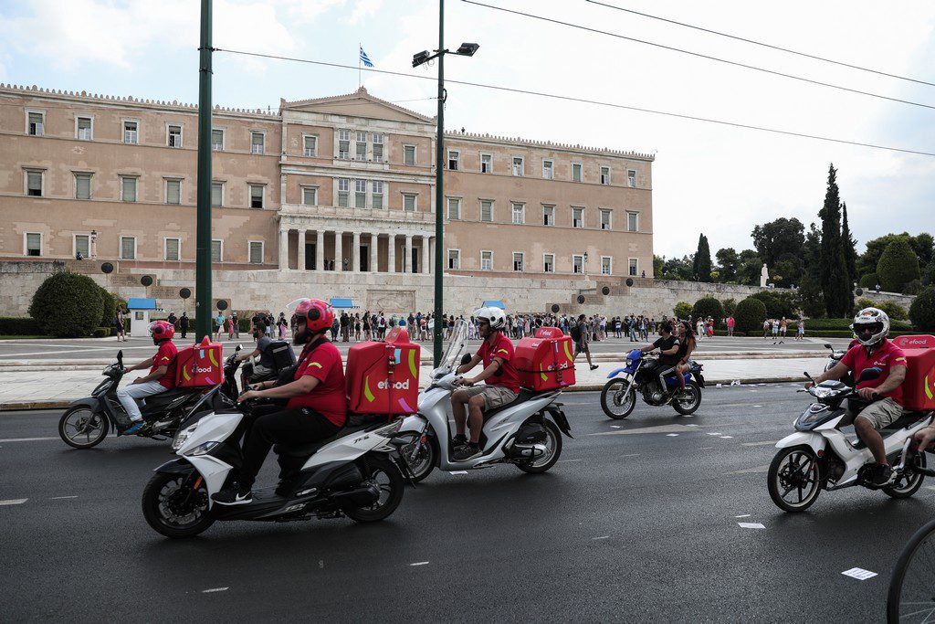 Τραγωδία στην Καλλιθέα: Νεκρός διανομέας σε τροχαίο