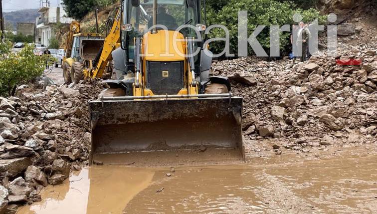 Ηράκλειο: Κατολισθήσεις από τη νεροποντή – Προβλήματα στο οδικό δίκτυο (Photos – Video)