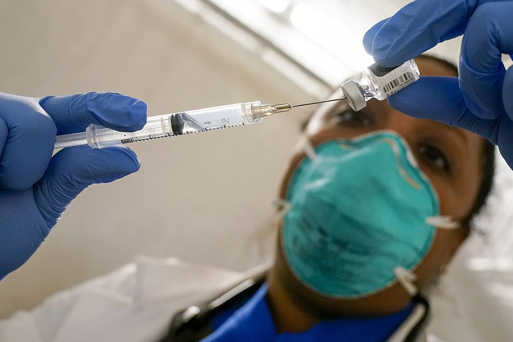 Κορονοϊός: Απογοητευτικά τα πρώτα αποτελέσματα για τα ειδικά εμβόλια κατά της Όμικρον