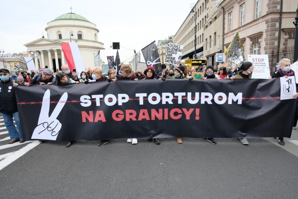 Πολωνία: Χιλιάδες διαδηλωτές κατά επαναπροώθησης μεταναστών στη Λευκορωσία (Video)