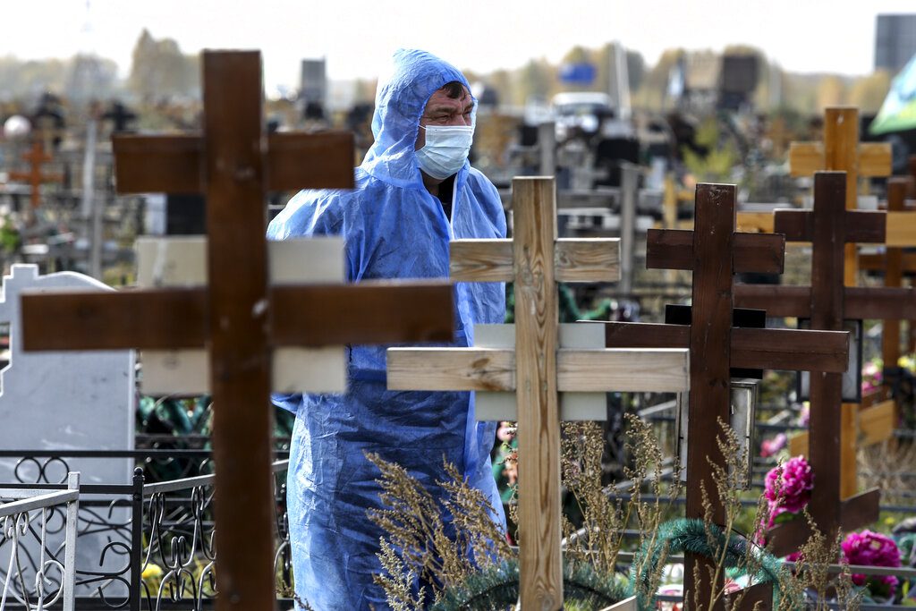 «Θερίζει» ο κορονοϊός στη Ρωσία με νέο ημερήσιο ρεκόρ θανάτων