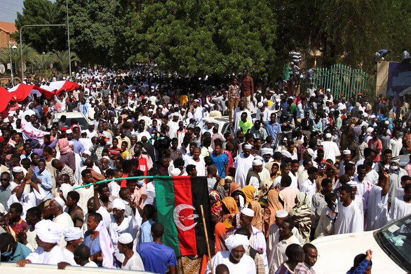 Σουδάν: Χιλιάδες διαδηλωτές στο Χαρτούμ ζήτησαν από τον στρατό να αναλάβει την εξουσία