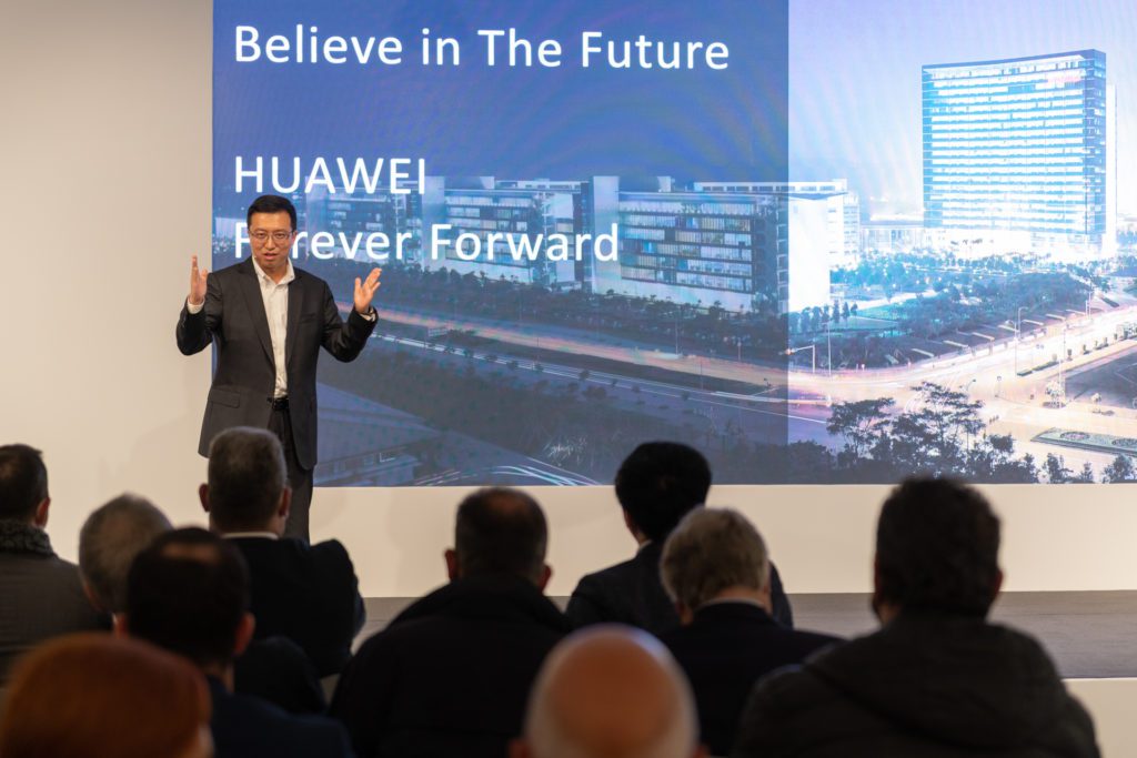 Παρουσίαση νέων προϊόντων από την HUAWEI: UAWEI MateBook 14s και HUAWEI MateView GT 34’’