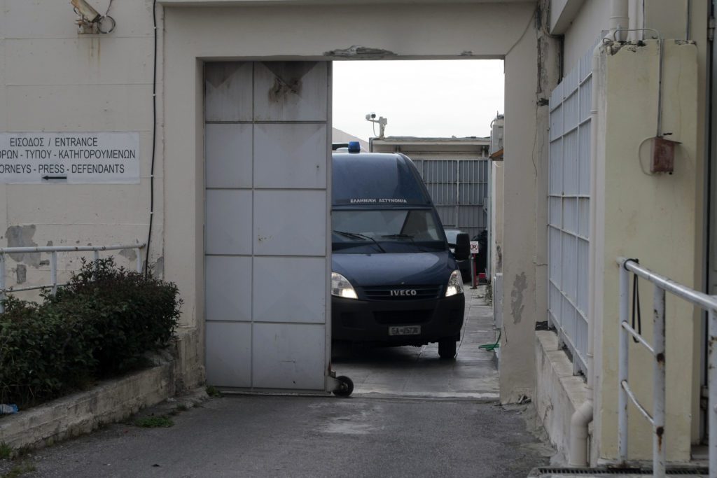Αποφυλακίζεται με «βραχιολάκι» ο 48χρονος που κατηγορείται για απόπειρα αρπαγής 13χρονης στη Ραφήνα