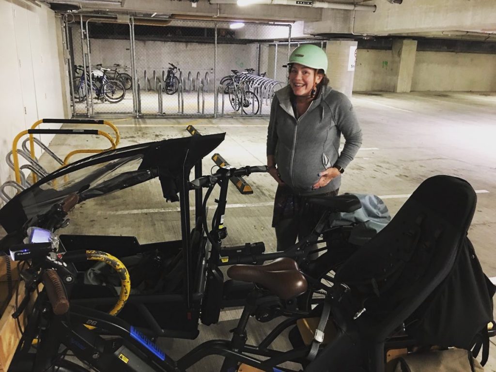 Νέα Ζηλανδία: Έγκυος βουλευτής πήγε με το ποδήλατο στο μαιευτήριο όταν την έπιασαν οι πόνοι (Photos)