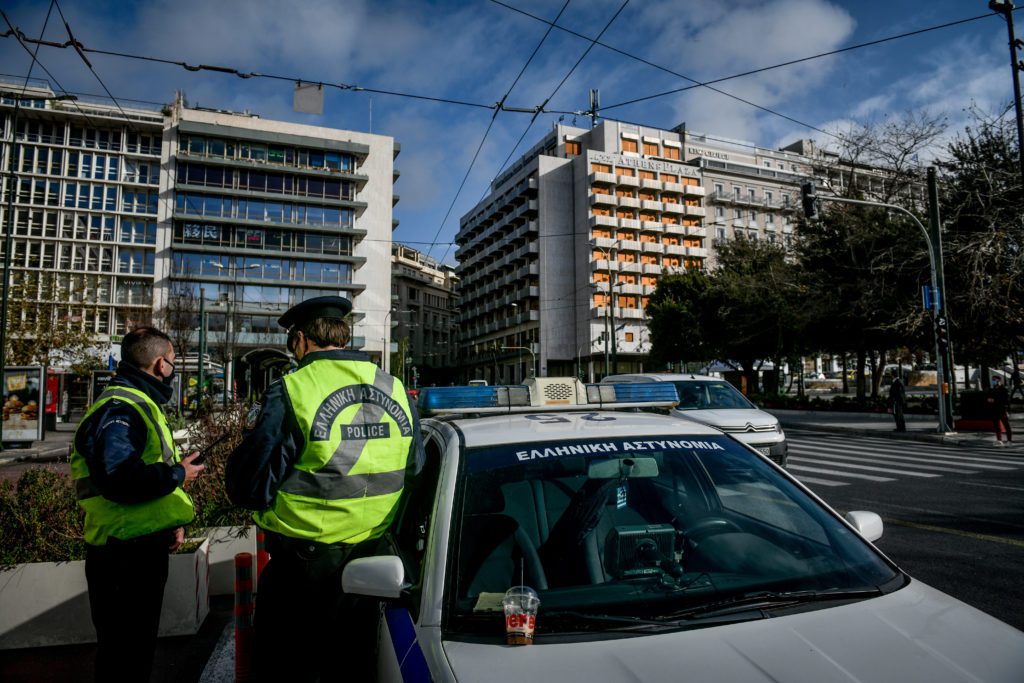 Τζανάκης για αστυνομικούς:  Έβαλαν τον λύκο να φυλάει τα πρόβατα – Lockdown εάν δεν αποδώσουν τα μέτρα