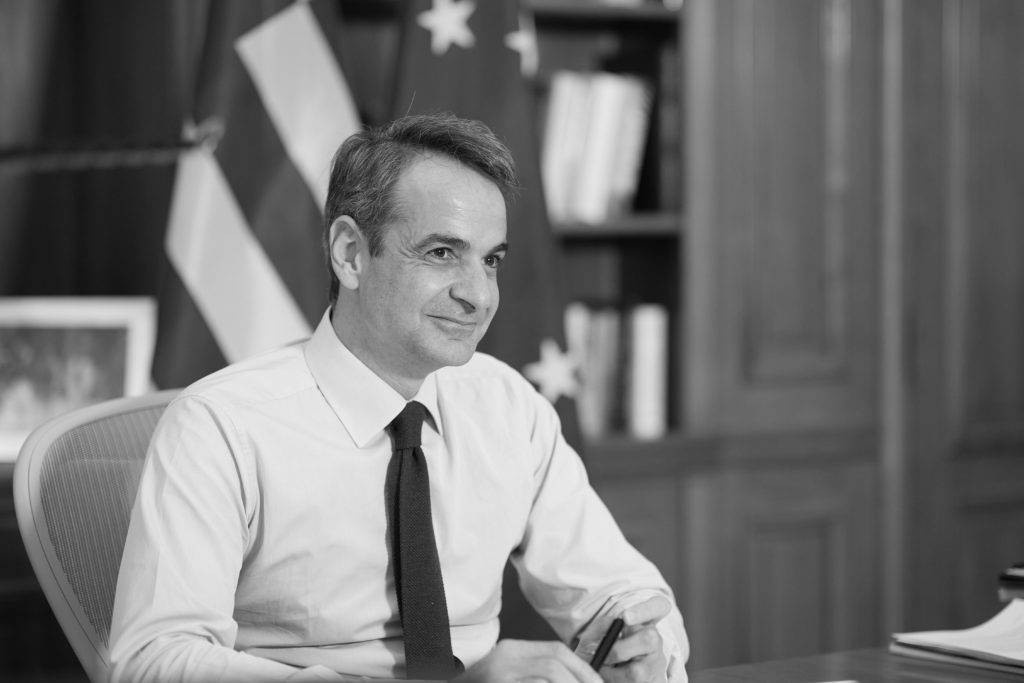 Στην πραγματικότητα του Μητσοτάκη «ο Covid δεν είναι τίποτα»