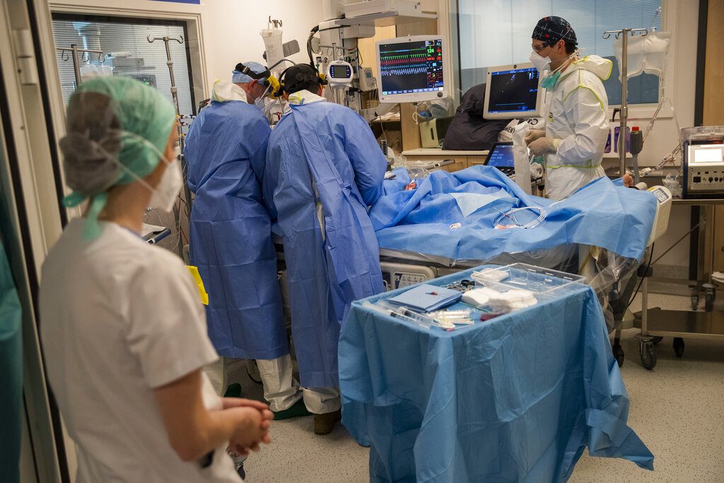 Γερμανία: Νοσοκομείο αναβάλλει όλες τις χειρουργικές επεμβάσεις λόγω επιβάρυνσης από ασθενείς με Covid
