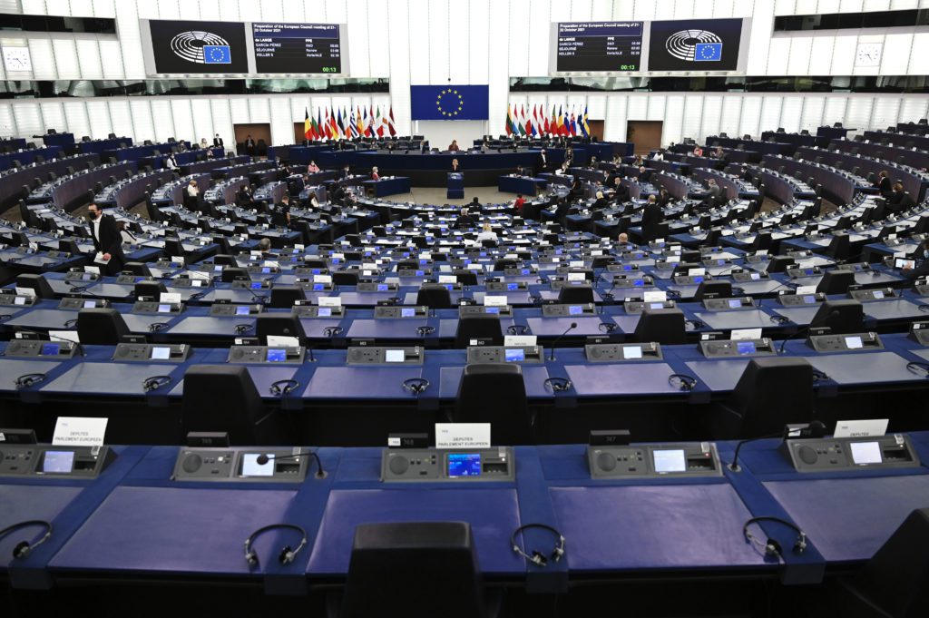 Ευρωκοινοβούλιο: Πρώτο βήμα για επαρκή κατώτατο μισθό σε επίπεδο Ε.Ε.