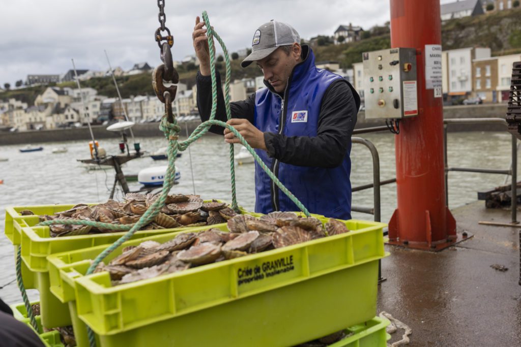 Η Γαλλία επιθυμεί «γρήγορη λύση» στη διαμάχη με τη Βρετανία για την αλιεία