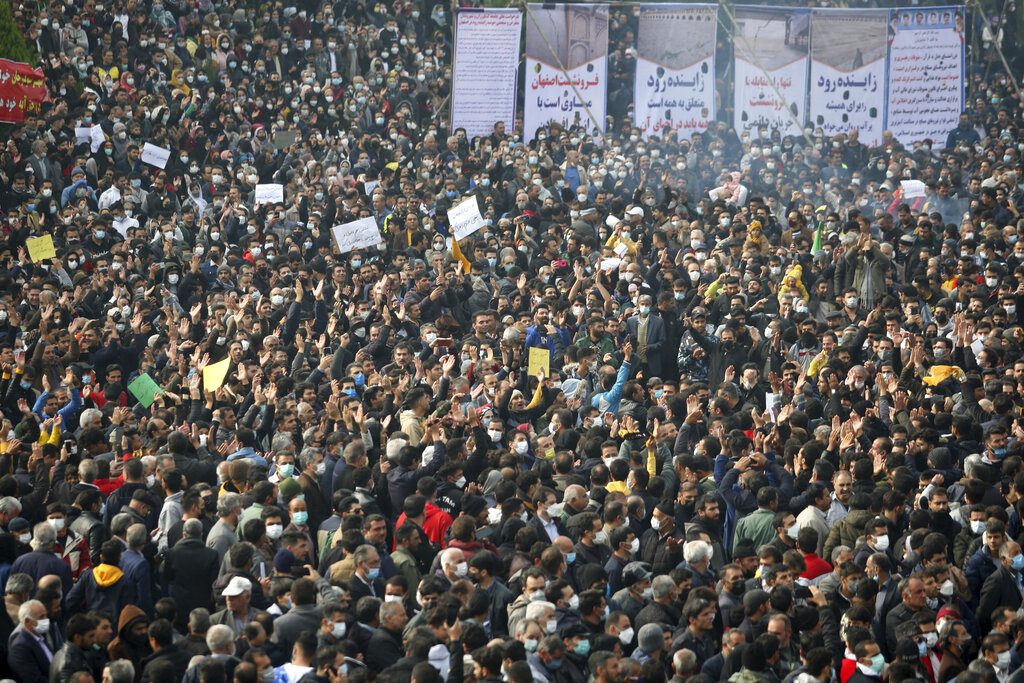 Ιράν: Χιλιάδες διαμαρτύρονται στο Ισφαχάν για την ξηρασία και την κυβέρνηση