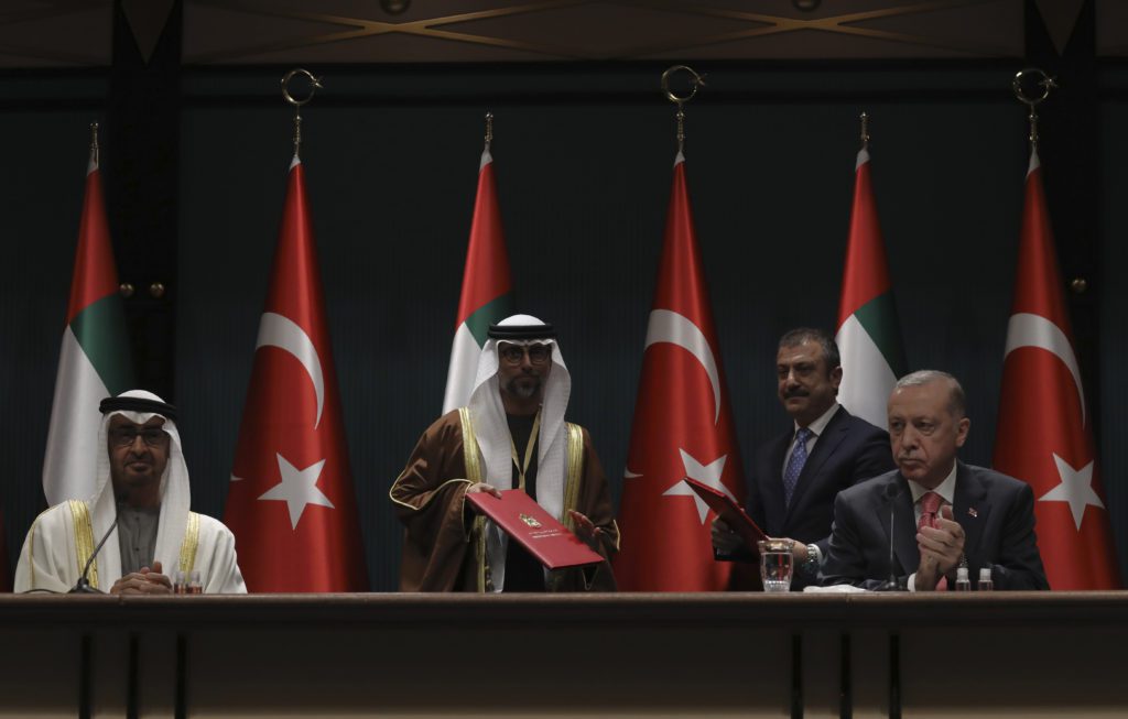 «Ανάσα» για τον Ερντογάν – Τα Ηνωμένα Αραβικά Εμιράτα επενδύουν 10 δισ. δολάρια στην τουρκική οικονομία