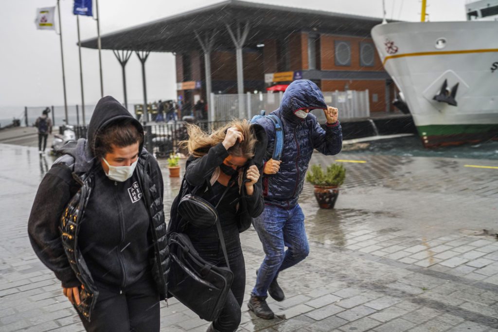 Τουρκία: Τουλάχιστον 4 νεκροί σε καταιγίδα στην Κωνσταντινούπολη