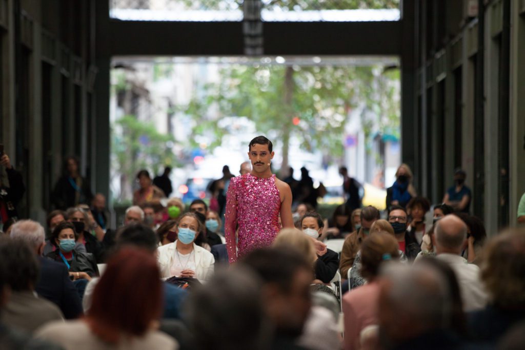 Αφιέρωμα στις καλλιτεχνικές κολεκτίβες της 7ης Μπιενάλε της Αθήνας