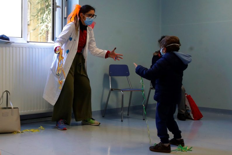 Iταλία: Πριν τα Χριστούγεννα οι εμβολιασμοί στα παιδιά ηλικίας 5 με 11 ετών