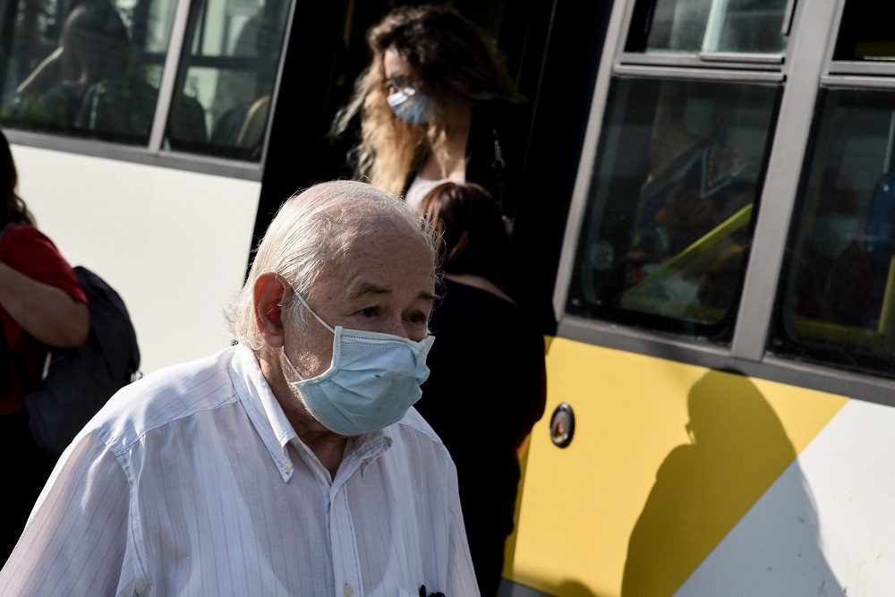 H χρήση μάσκας στα ΜΜΜ μειώνει δραστικά την έκθεση στον κορονοϊό – Νέα μελέτη