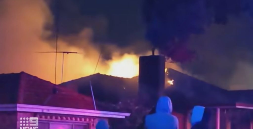 Mελβούρνη: Τραγωδία με τέσσερα νεκρά παιδιά σε πυρκαγιά – Διασώθηκαν οι γονείς και ένα ακόμη παιδί (video)