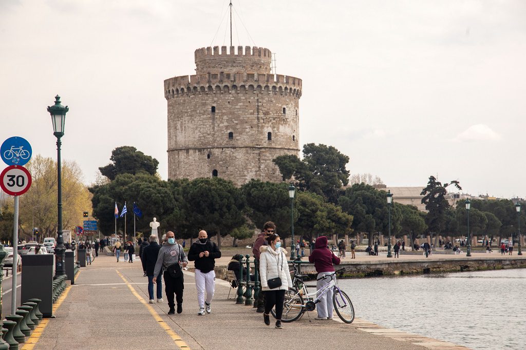Το ΚΙΝΑΛ, τα γραφεία στη Θεσσαλονίκη και ο-η σφιχτοχέρης-α ευρωβουλευτής