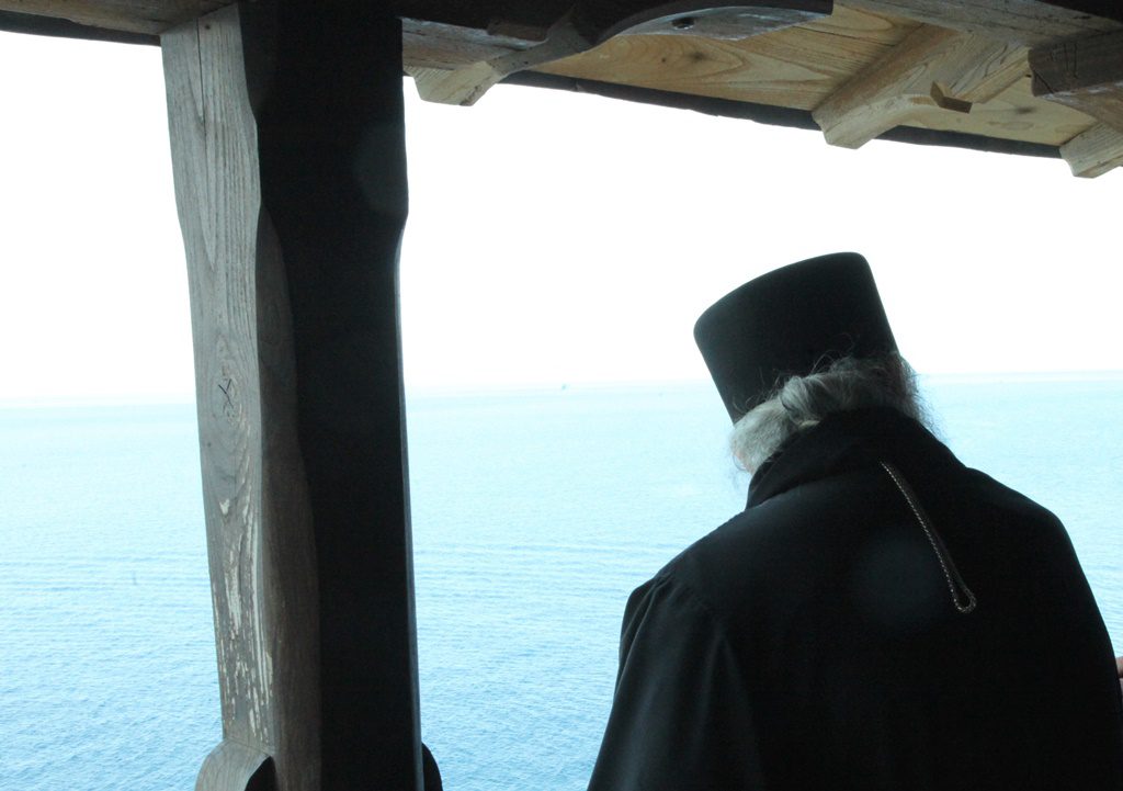 Παρέμβαση εισαγγελέα για αντιεμβολιαστές καλόγηρους στο Άγιο Όρος