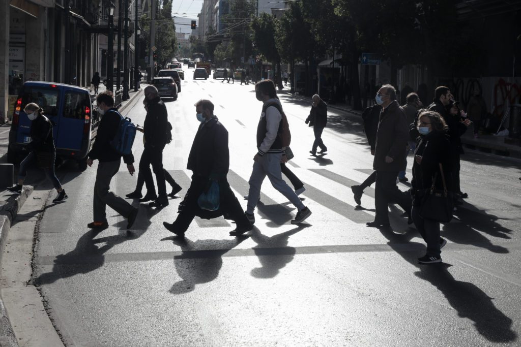 Συνεχίζεται το θρίλερ της πανδημίας: 70 νεκροί – 7.105 νέα κρούσματα κορονοϊού – 489 διασωληνωμένοι