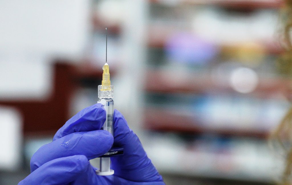 Βρετανία – Moderna: Εγκρίθηκε το πρώτο εμβόλιο κατά της Όμικρον