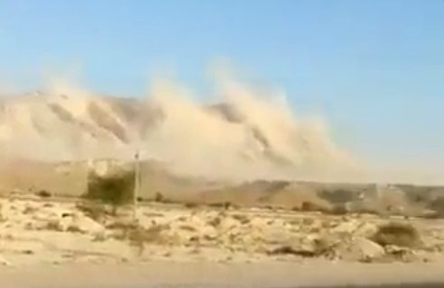 Ιράν: Ενας νεκρός από τους μεγάλους σεισμούς – Τα βουνά σήκωσαν… σύννεφα σκόνης (Video)