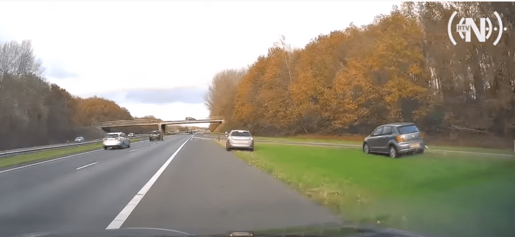 Ολλανδία: Άνδρας «θυσίασε» το αυτοκίνητο του και έσωσε οδηγό που είχε χάσει τις αισθήσεις της (Video)