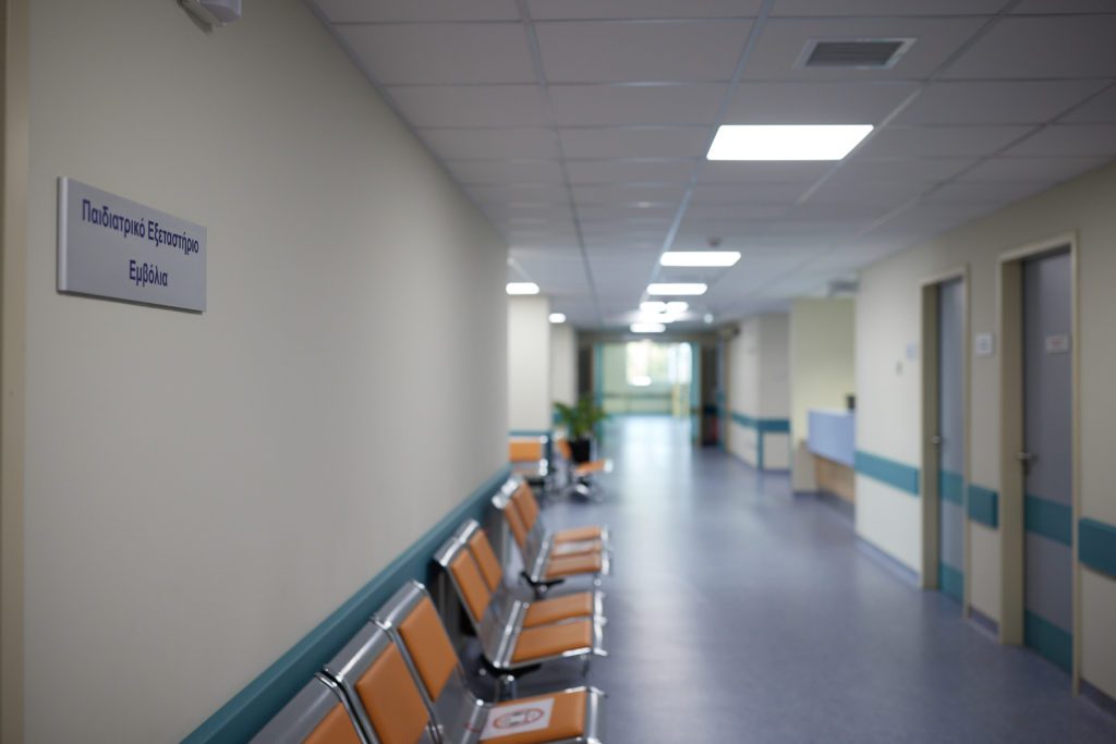 Δραματική η κατάσταση στο νοσοκομείο Καβάλας: Διασωληνωμένοι με κορονοϊό εκτός ΜΕΘ – Έκκληση για προσωπικό